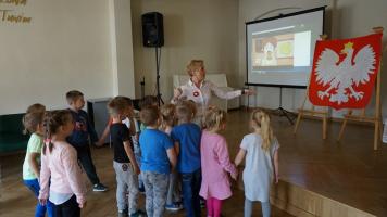 Lekcja patriotyzmu dla najmłodszych w Bibliotece